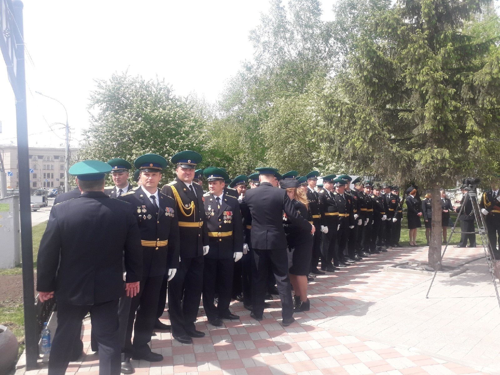 Пограничники собрались в сквере 40-летия Победы на улице Дуси Ковальчук Пограничники собрались в сквере 40-летия Победы на улице Дуси Ковальчук