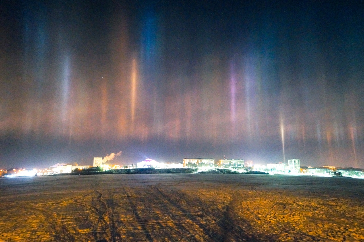 Северный нижний тагил. Северное сияние в Нижнем Тагиле. Северное сияние в Нижнем Новгороде. Северное сияние в Нижнем Новгороде 2020. Световые столбы Северное сияние.