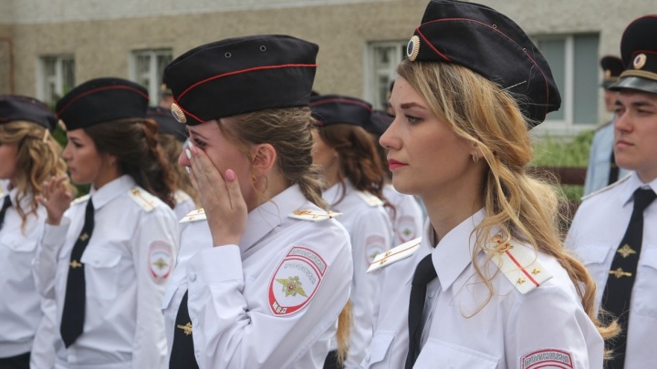 Каждый шестой - отличник: ряды екатеринбургских полицейских пополнят 314 выпускников