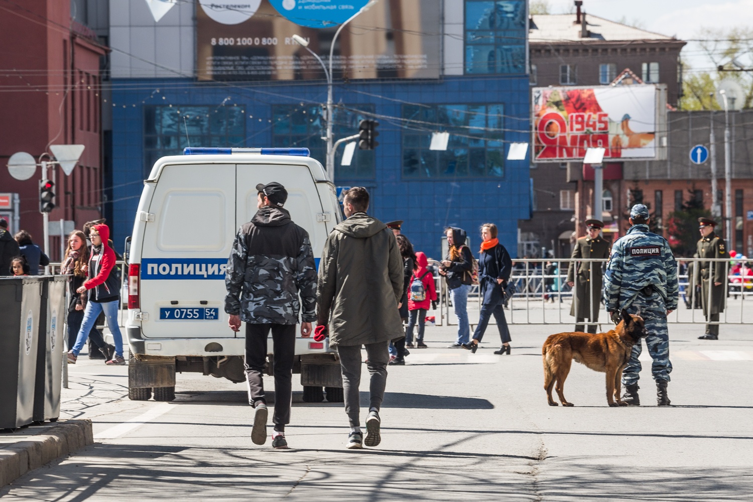 На улицах Новосибирска сегодня много полиции. Фото Ольги Бурлаковой На улицах Новосибирска сегодня много полиции. Фото Ольги Бурлаковой