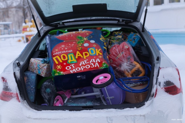 В письмах Деду Морозу дети просят не только обычных кукол, конструкторы и машинки, но и дорогие одежду и обувь В письмах Деду Морозу дети просят не только обычных кукол, конструкторы и машинки, но и дорогие одежду и обувь 