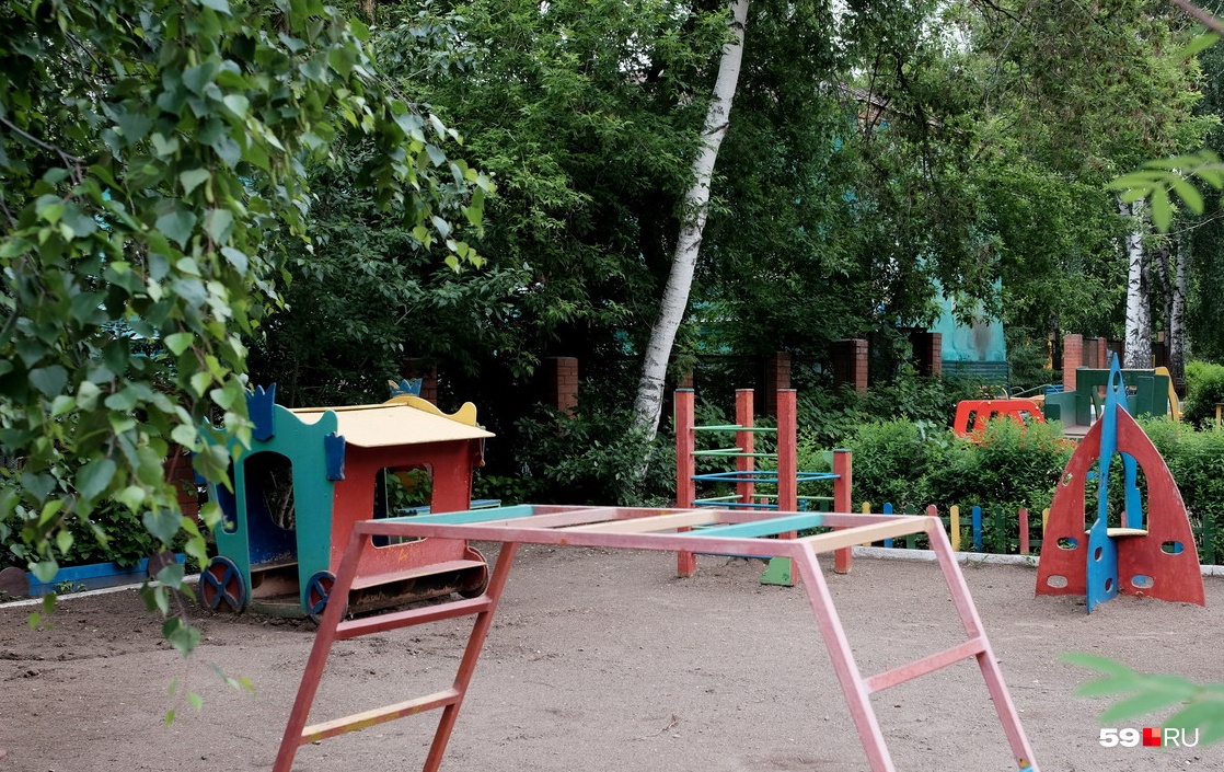 Пермяк требует компенсацию 150 тысяч рублей — мужчина в детсаду ударил его четырехлетнего сына