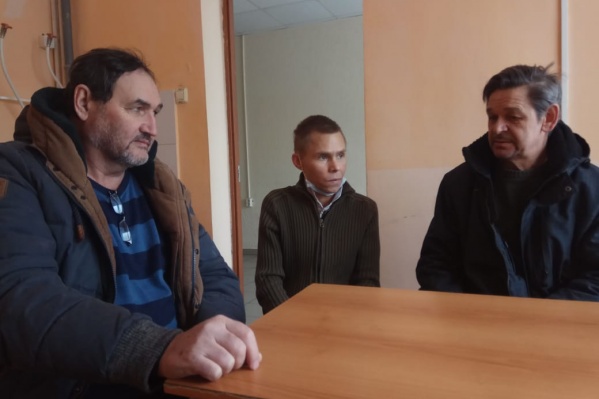 Александр (в центре) с Рафаэлем Серажидиновым (слева) и Леонидом Гришиным (справа) из «Уральского дома» Александр (в центре) с Рафаэлем Серажидиновым (слева) и Леонидом Гришиным (справа) из «Уральского дома»