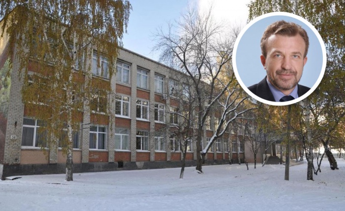 Школа находится в самом центре города, рядом с «Гринвичем». Директор учебного заведения считает, что из-за этого сюда и могли забрести чужие Школа находится в самом центре города, рядом с «Гринвичем». Директор учебного заведения считает, что из-за этого сюда и могли забрести чужие