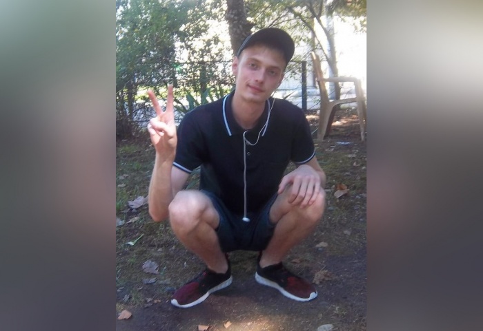 Компания подростков запинала молодого человека 10 августа Компания подростков запинала молодого человека 10 августа