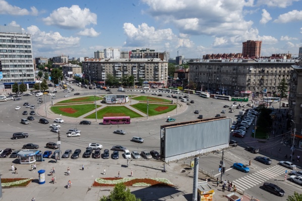 Парковка будет запрещена как на самой площади Калинина, так и на подъездах к ней Парковка будет запрещена как на самой площади Калинина, так и на подъездах к ней