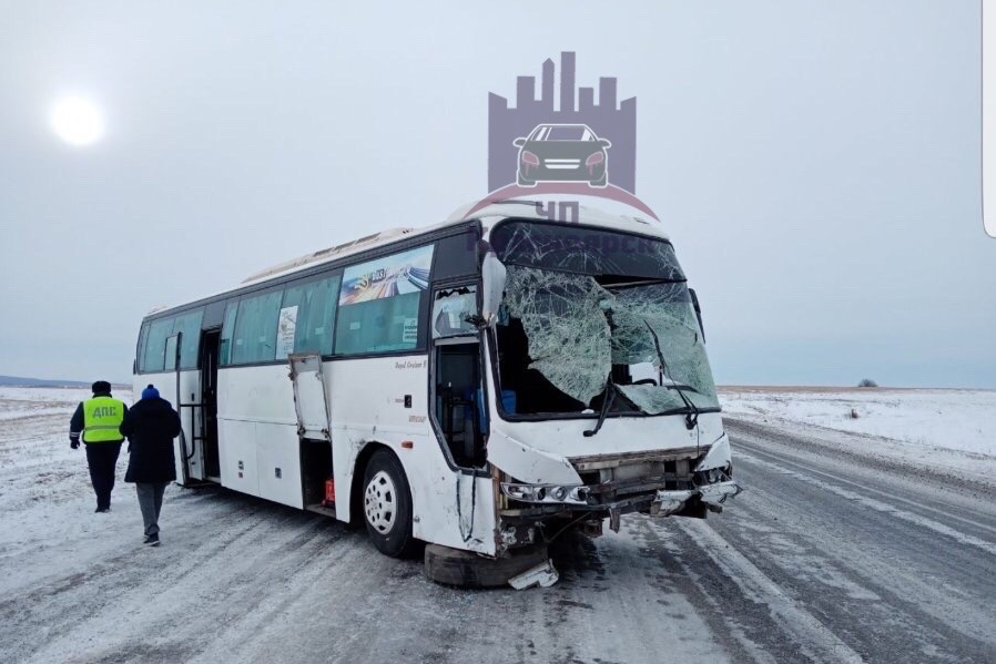 В автобусе за помощью к врачам обратились 2 пассажира В автобусе за помощью к врачам обратились 2 пассажира