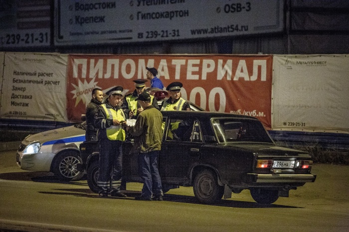 Сотрудники ДПС ловили пьяных водителей три ночи Сотрудники ДПС ловили пьяных водителей три ночи