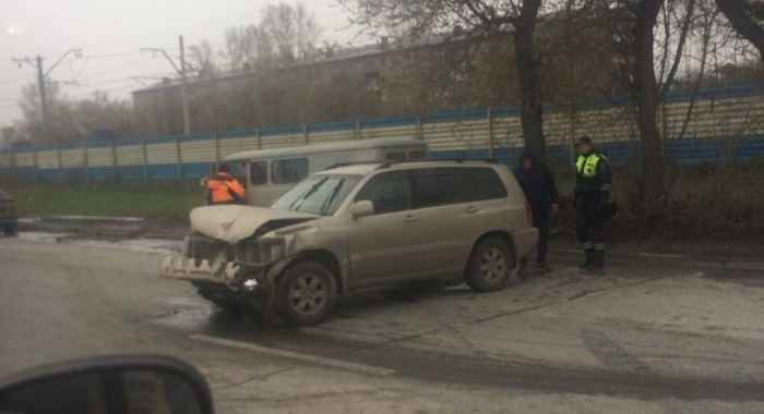 В аварии пострадали двое взрослых В аварии пострадали двое взрослых