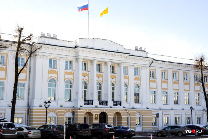 Дума поддержала проект закона о повышении зарплат чиновникам и депутатам Дума поддержала проект закона о повышении зарплат чиновникам и депутатам