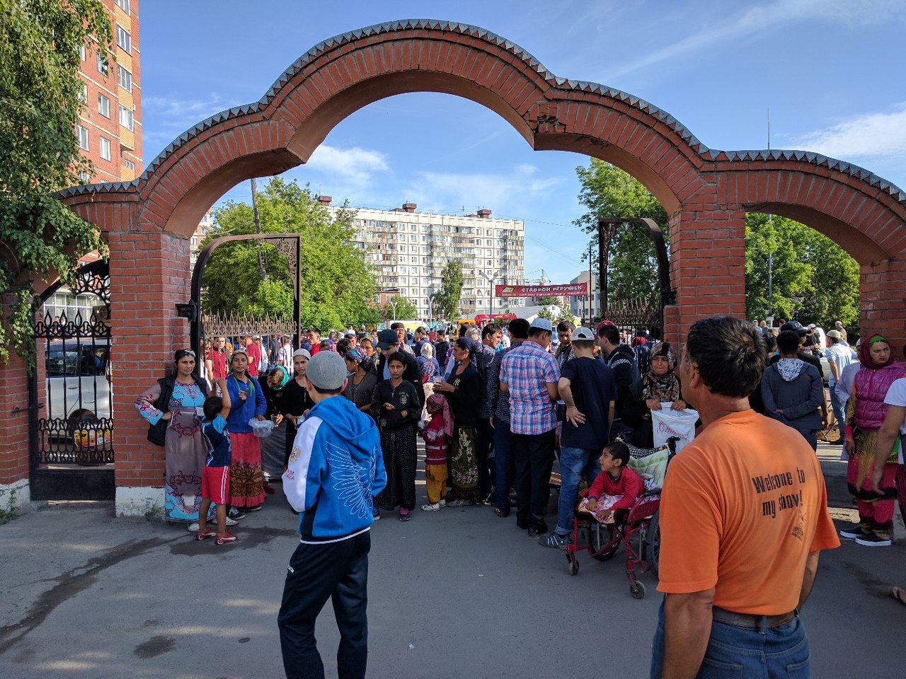 Мечеть на ул. Красина утром 25 июня Мечеть на ул. Красина утром 25 июня