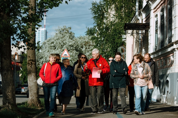Экскурсии на Дягилевском фестивале пользуются популярностью. Их проводят по бывшему заводу Шпагина, а также по Театру оперы и балета Экскурсии на Дягилевском фестивале пользуются популярностью. Их проводят по бывшему заводу Шпагина, а также по Театру оперы и балета