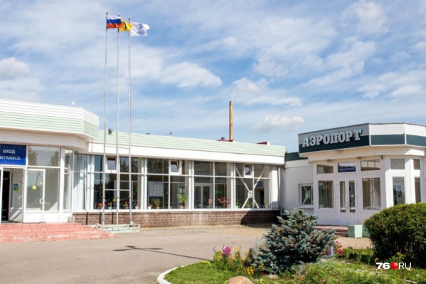 Пока что аэропорту в Туношне не присвоили ничьего имени Пока что аэропорту в Туношне не присвоили ничьего имени