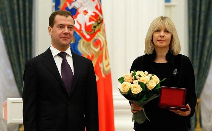 Вера Глаголева на вручении награды «Народный артист Российской Федерации» Вера Глаголева на вручении награды «Народный артист Российской Федерации»
