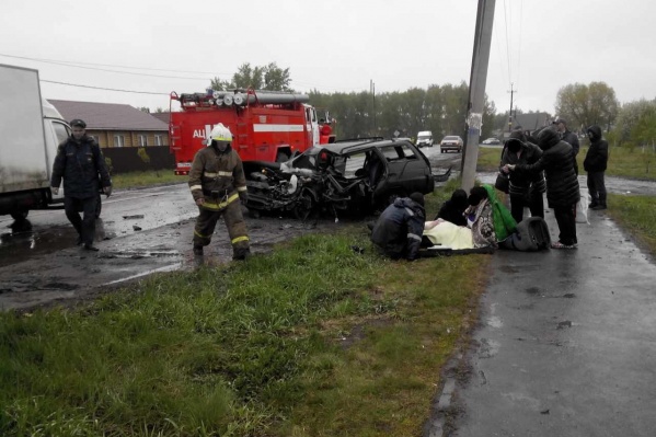 ВАЗ превратился в груду металлолома ВАЗ превратился в груду металлолома