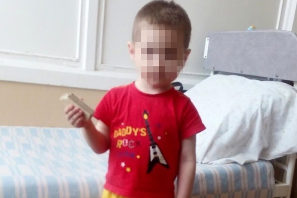 Сразу родителей мальчика найти не удалось, и его передали медикам. Он до сих пор находится в больнице Сразу родителей мальчика найти не удалось, и его передали медикам. Он до сих пор находится в больнице