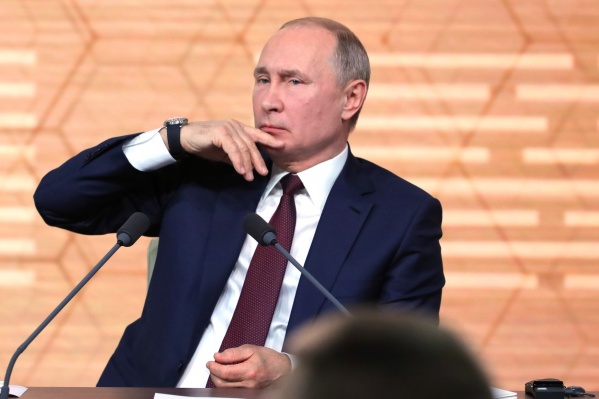 Владимир Путин накануне проводил провел пресс-конференцию, посвященную итогам года Владимир Путин накануне проводил провел пресс-конференцию, посвященную итогам года