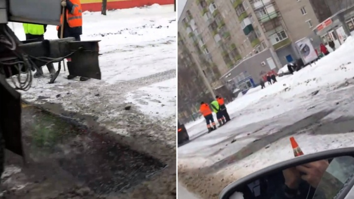 Ремонтировать дороги вернулся всем известный подрядчик. Сегодня асфальт уложили в снег