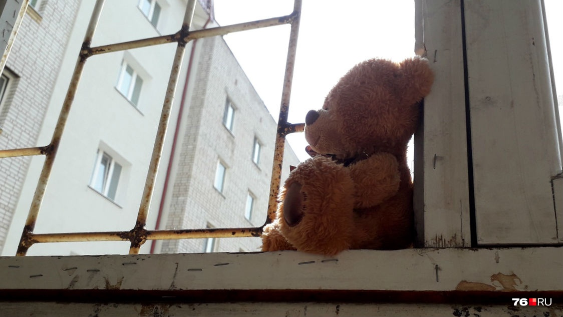 В Переславле полуторагодовалый малыш выпал из окна