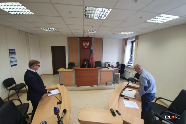 Арбитражный суд перенес на конец июля рассмотрение дела против автора путеводителя по Екатеринбургу 