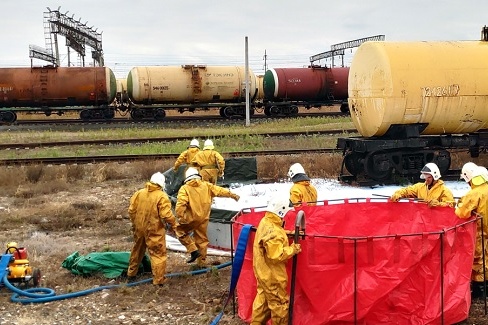 Тушить условный пожар на станции Татьянка приехали почти 40 человек Тушить условный пожар на станции Татьянка приехали почти 40 человек 