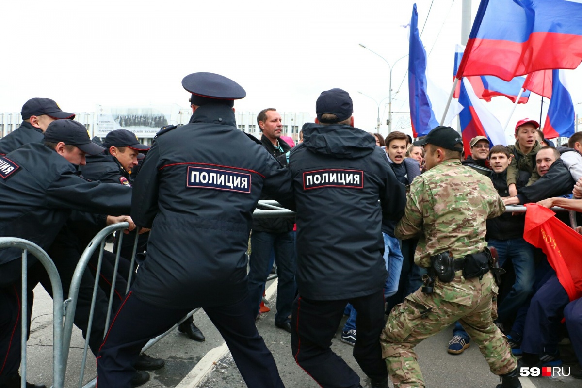 Ночь в полиции, травмы при задержании. Как в Перми прошла акция против пенсионной реформы