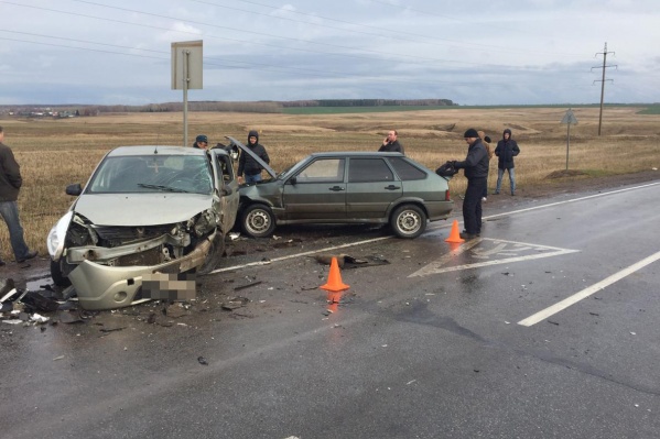 Из-за аварии на трассе была перекрыта одна из полос движения Из-за аварии на трассе была перекрыта одна из полос движения
