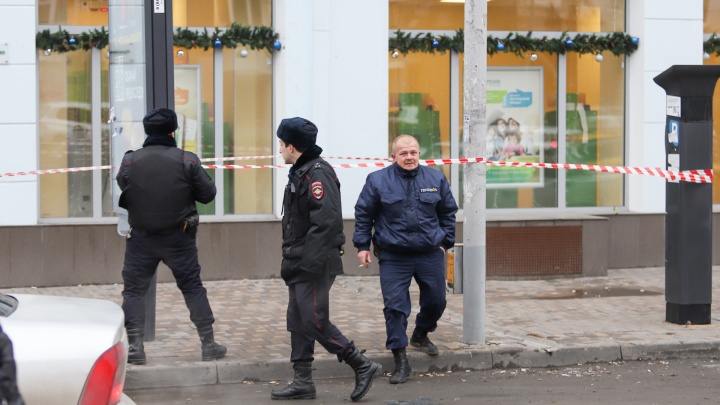 Сбил, чтобы не поймали: в Ростове автомобиль наехал на полицейского