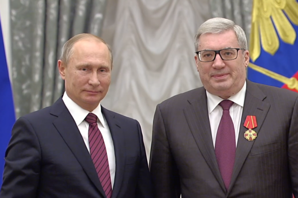 Награждение проходило в Екатерининском зале московского Кремля Награждение проходило в Екатерининском зале московского Кремля