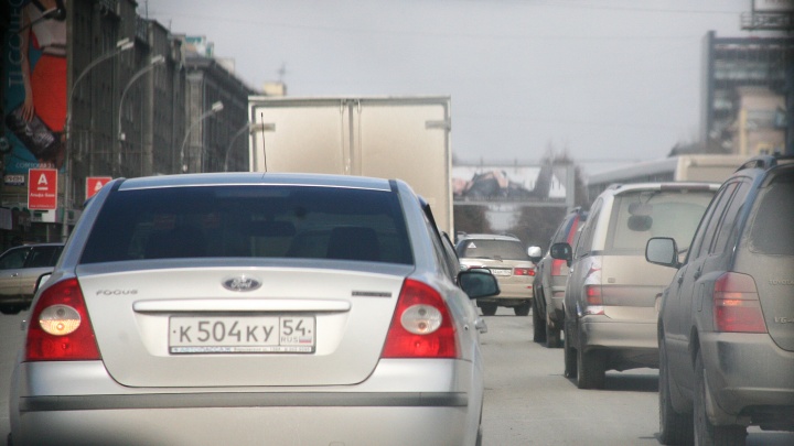 На Гоголя возле Ипподромской собралась сложная пробка: в аварию попали 4 машины