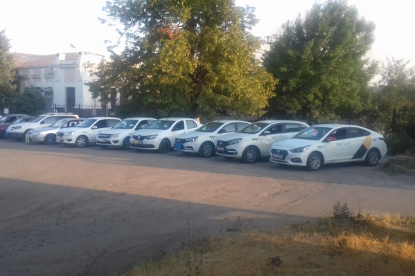 Водители простояли на площади с пяти до семи вечера Водители простояли на площади с пяти до семи вечера