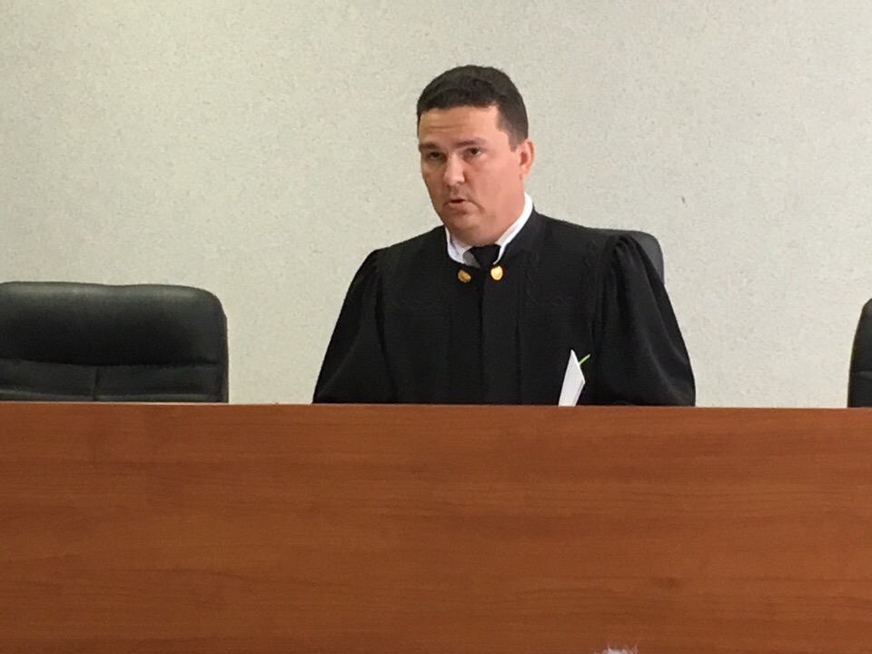Судья решил рассматривать дело без Андрея Ширмана