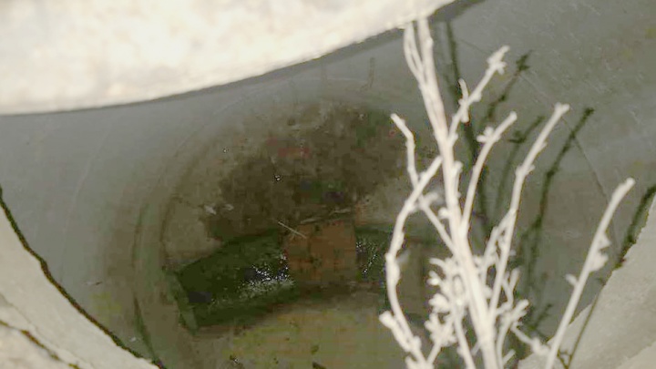 Ребенок заигрался: подробности ЧП на Эльмаше, где мальчик упал в колодец