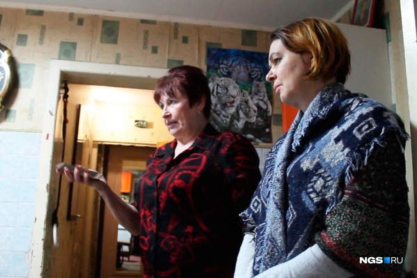 Галина Миронченко (на фото слева) настояла, чтобы корреспонденты НГС ушли Галина Миронченко (на фото слева) настояла, чтобы корреспонденты НГС ушли