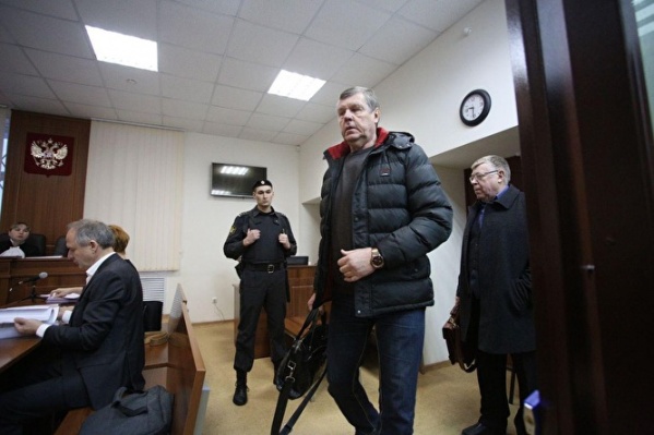 Бард Новиков пришел в суд Бард Новиков пришел в суд