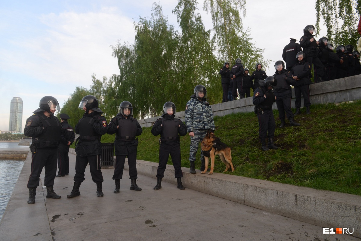 Проход вдоль воды тоже закрыли Проход вдоль воды тоже закрыли