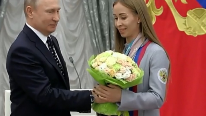 Владимир Путин наградил уралочек, покоривших паралимпиаду в Пхёнчхане