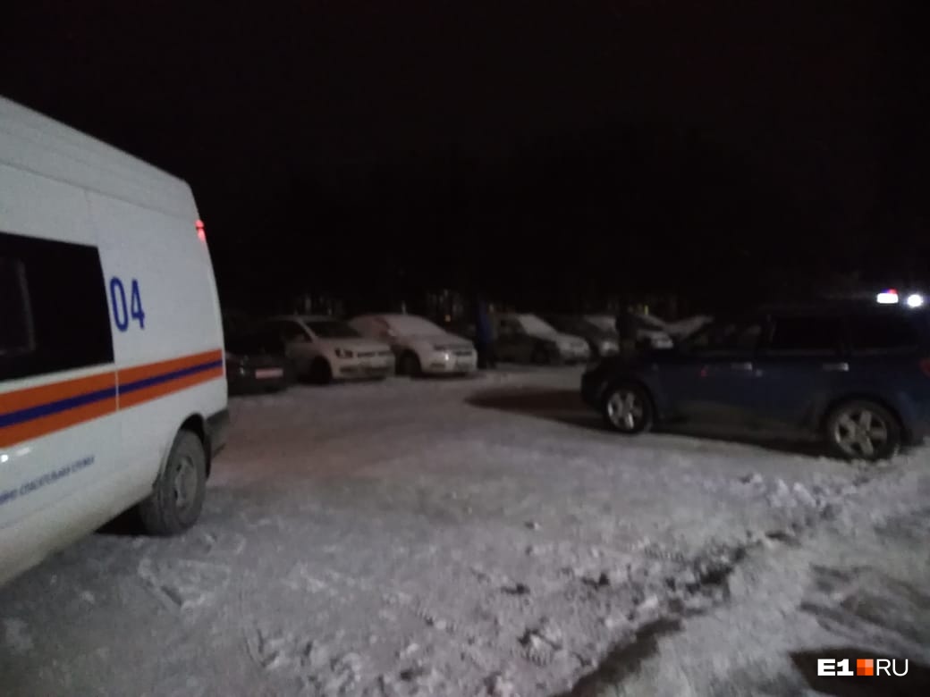 К автомобилю людей не подпускали К автомобилю людей не подпускали