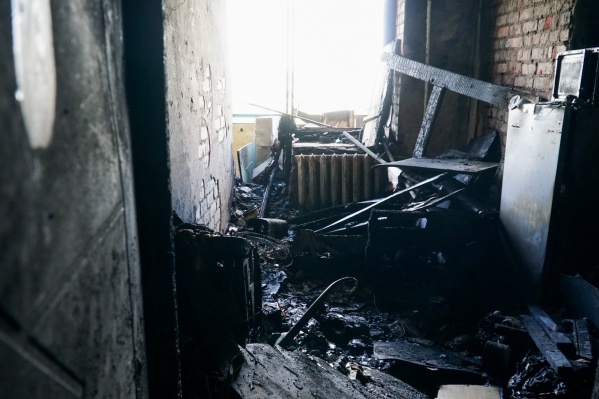 Когда приехали пожарные, все люди покинули дом Когда приехали пожарные, все люди покинули дом