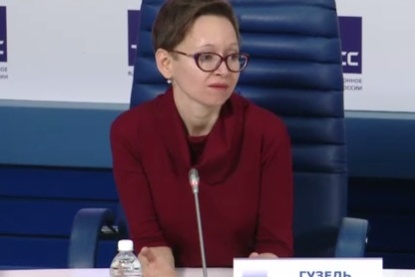 Гузель Яхина дебютировала в 2015 году с романом «Зулейха открывает глаза» о раскулачивании 30-х годов XX века Гузель Яхина дебютировала в 2015 году с романом «Зулейха открывает глаза» о раскулачивании 30-х годов XX века