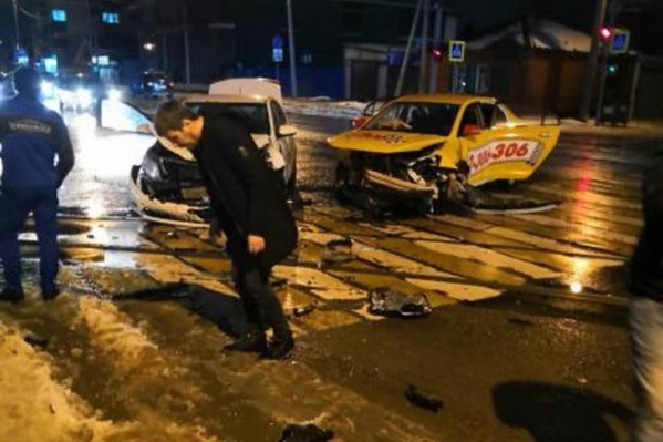 В аварии на Текучева травмы получили двое взрослых и ребенок В аварии на Текучева травмы получили двое взрослых и ребенок 