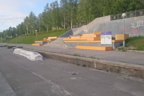 В этом году благоустроить кусочек набережной решили в эко-стиле В этом году благоустроить кусочек набережной решили в эко-стиле