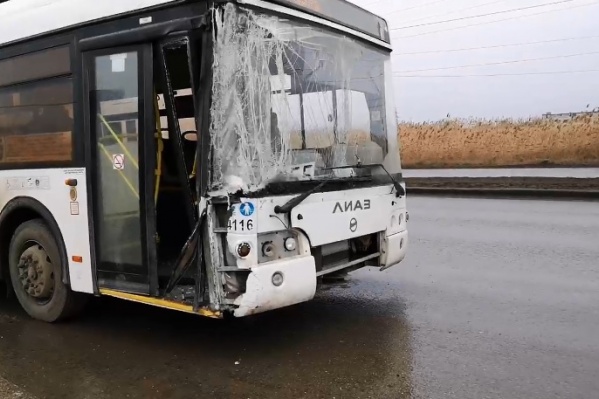 Пассажиров в автобусе не было Пассажиров в автобусе не было