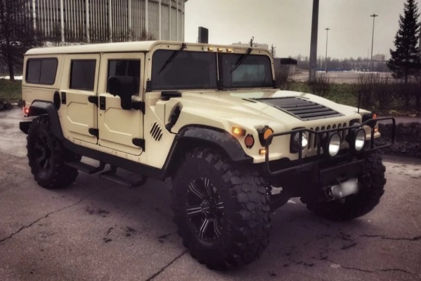Hummer H1 — живая легенда Hummer H1 — живая легенда 