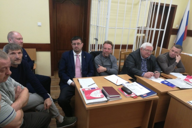 Слева — обвиняемые активисты Валерий Дзюба, Вячеслав Григорьянц, Андрей Старковский Слева — обвиняемые активисты Валерий Дзюба, Вячеслав Григорьянц, Андрей Старковский