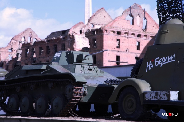 Военная техника с музея-панорамы готовится к очередному турне по России Военная техника с музея-панорамы готовится к очередному турне по России