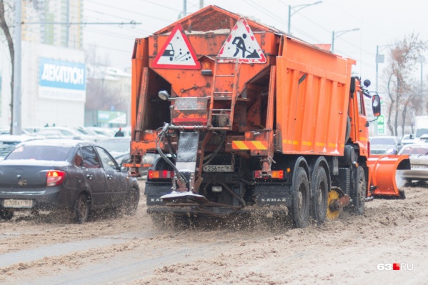 Убирать дороги в Самаре должны ежедневно Убирать дороги в Самаре должны ежедневно