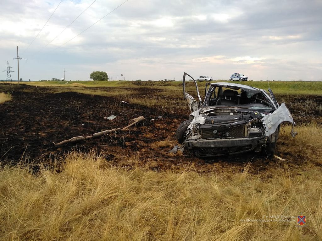 «Ехала к детям войны»: водителя и Веру Хламову выкинуло из авто в смертельной аварии под Волгоградом