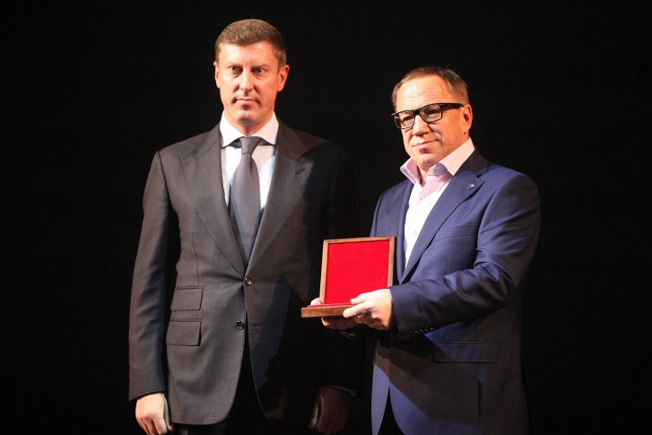Председатель правительства Ярославской области Дмитрий Степаненко вручил высокие награды представителям предприятий