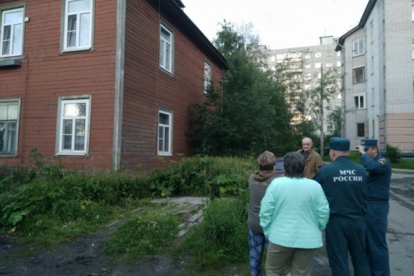 Теперь чиновники предложат жильцам маневренное жилье Теперь чиновники предложат жильцам маневренное жилье